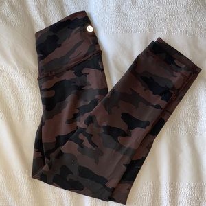 Lululemon: High-Rise, Cropped, Camo Leggings (Size 2)